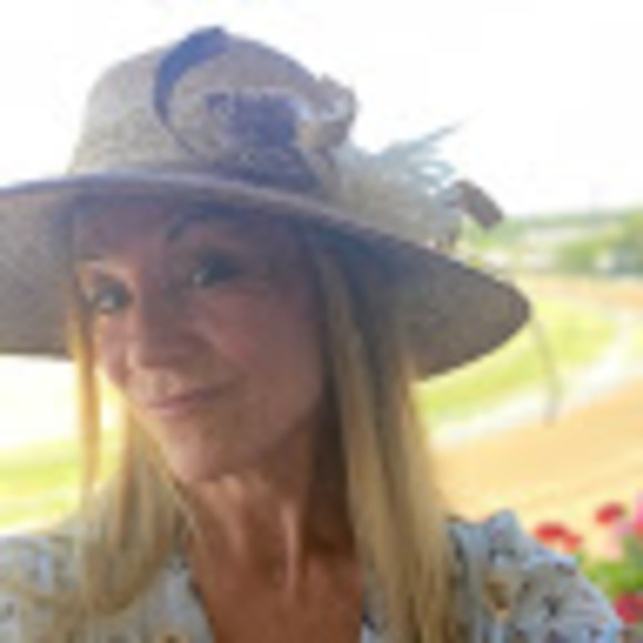 Meet your Posher, Irene - Picture 1 of 1